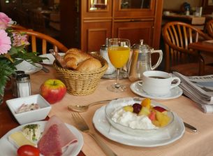 Tagen und Feiern in Bremen. Wir bieten die richtigen Räume für jede Veranstaltung. Nahe der Weser unweit der Nordsee und direkt im Privathotel Westfalia